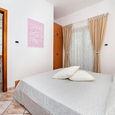Apartments Milan โรวีน ภายนอก รูปภาพ