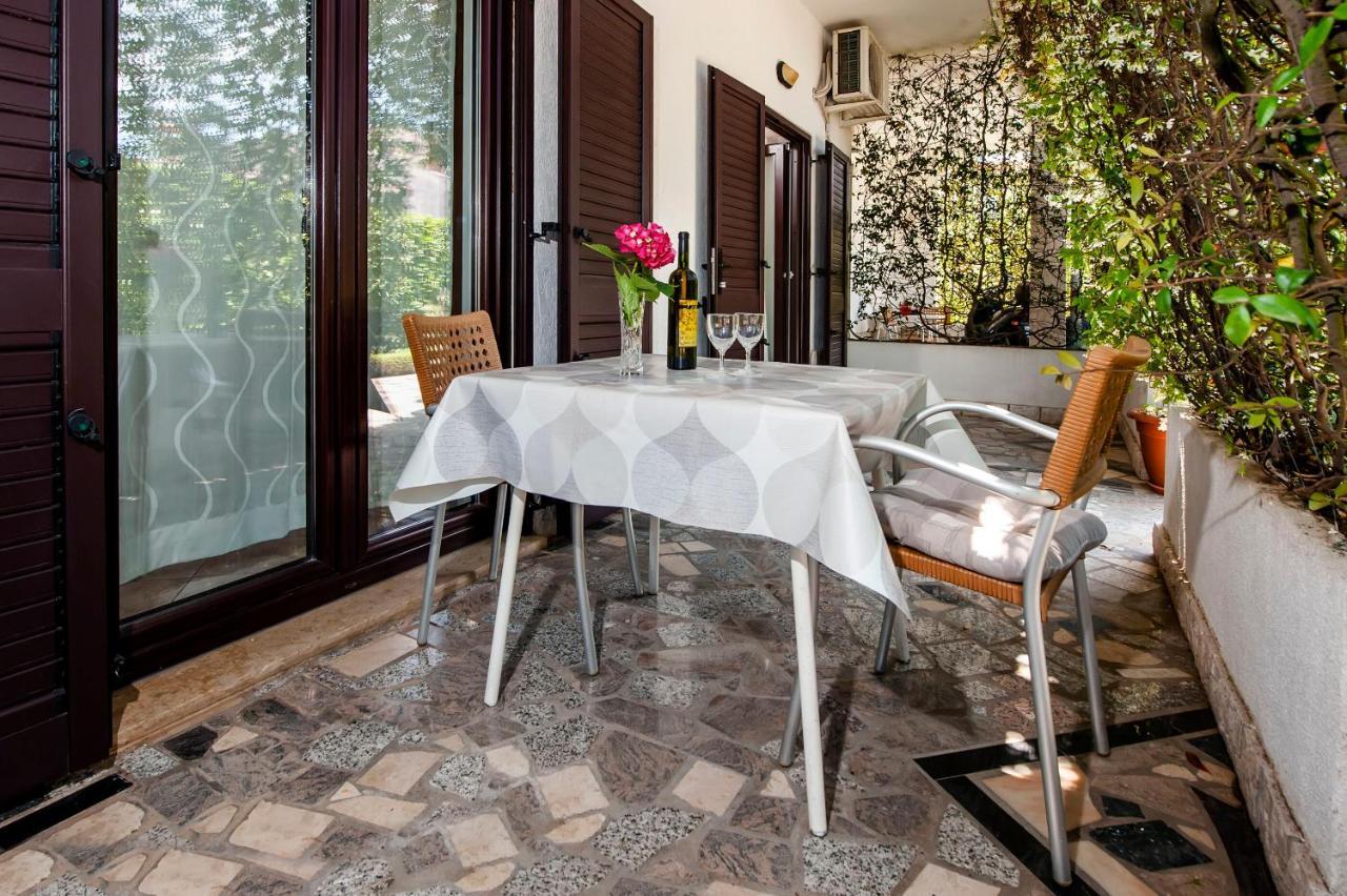 Apartments Milan โรวีน ภายนอก รูปภาพ