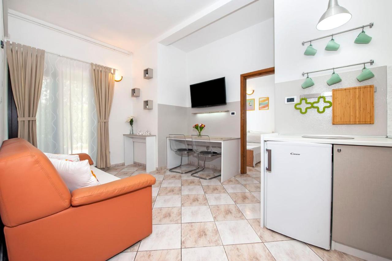 Apartments Milan โรวีน ภายนอก รูปภาพ
