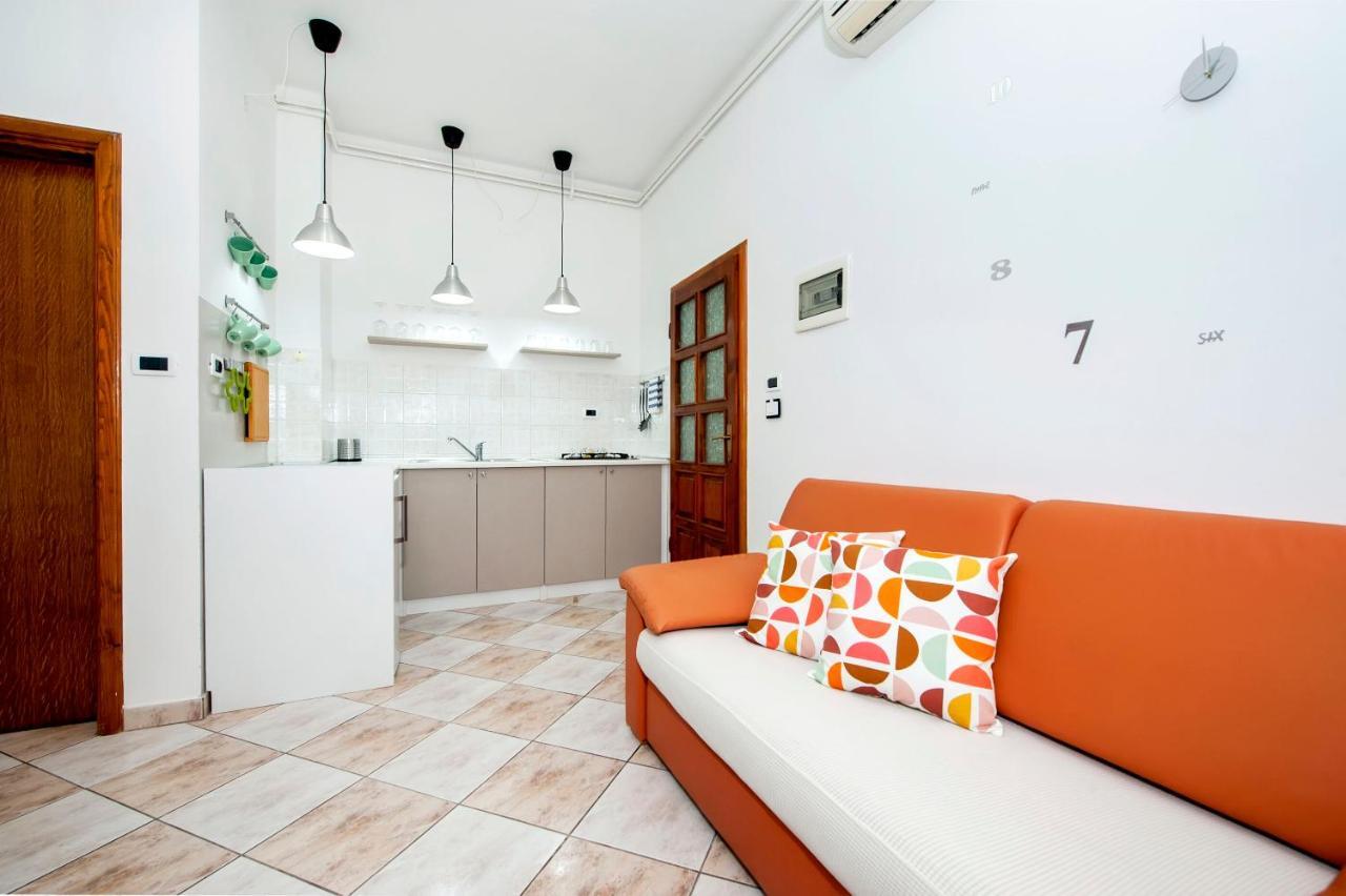 Apartments Milan โรวีน ภายนอก รูปภาพ