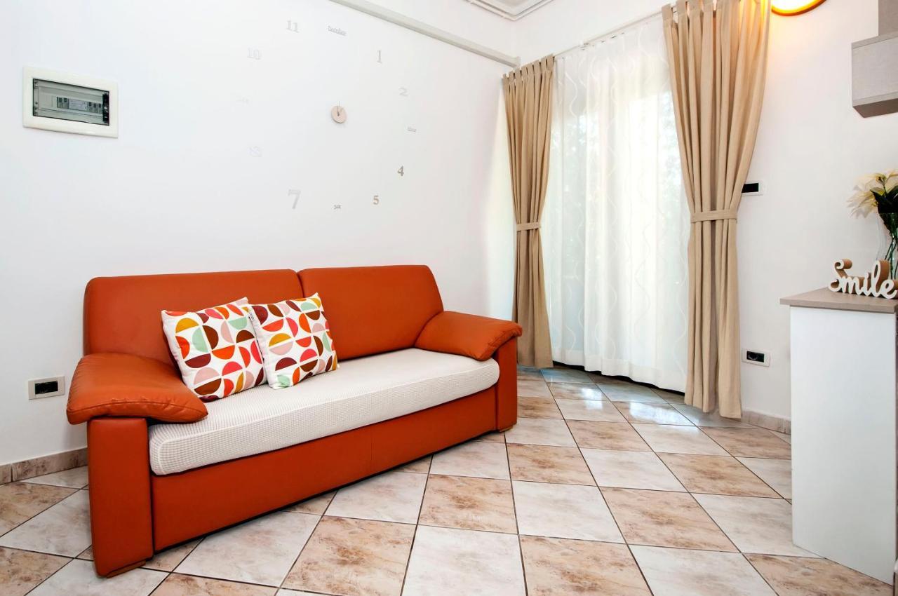Apartments Milan โรวีน ภายนอก รูปภาพ