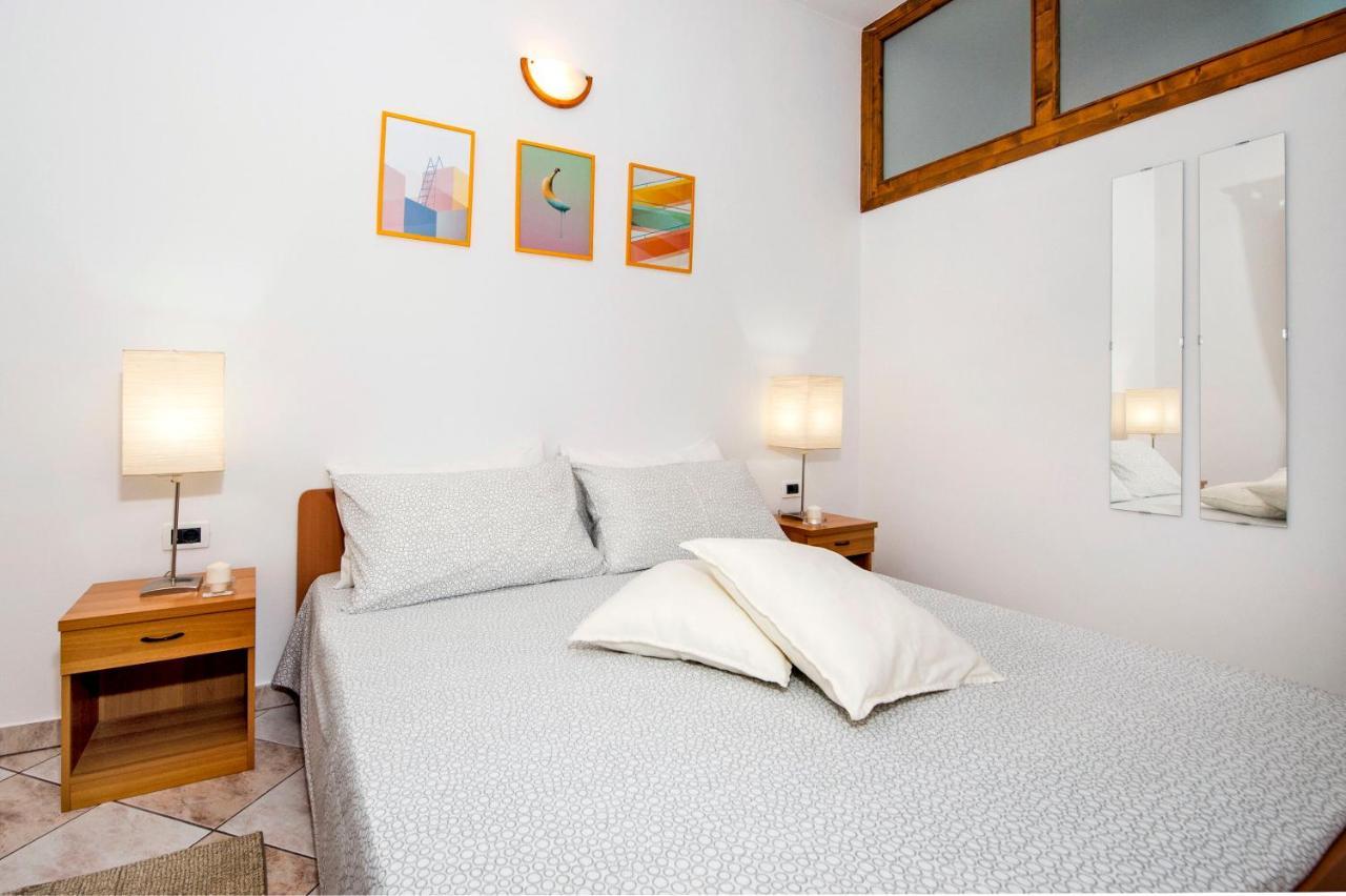 Apartments Milan โรวีน ภายนอก รูปภาพ