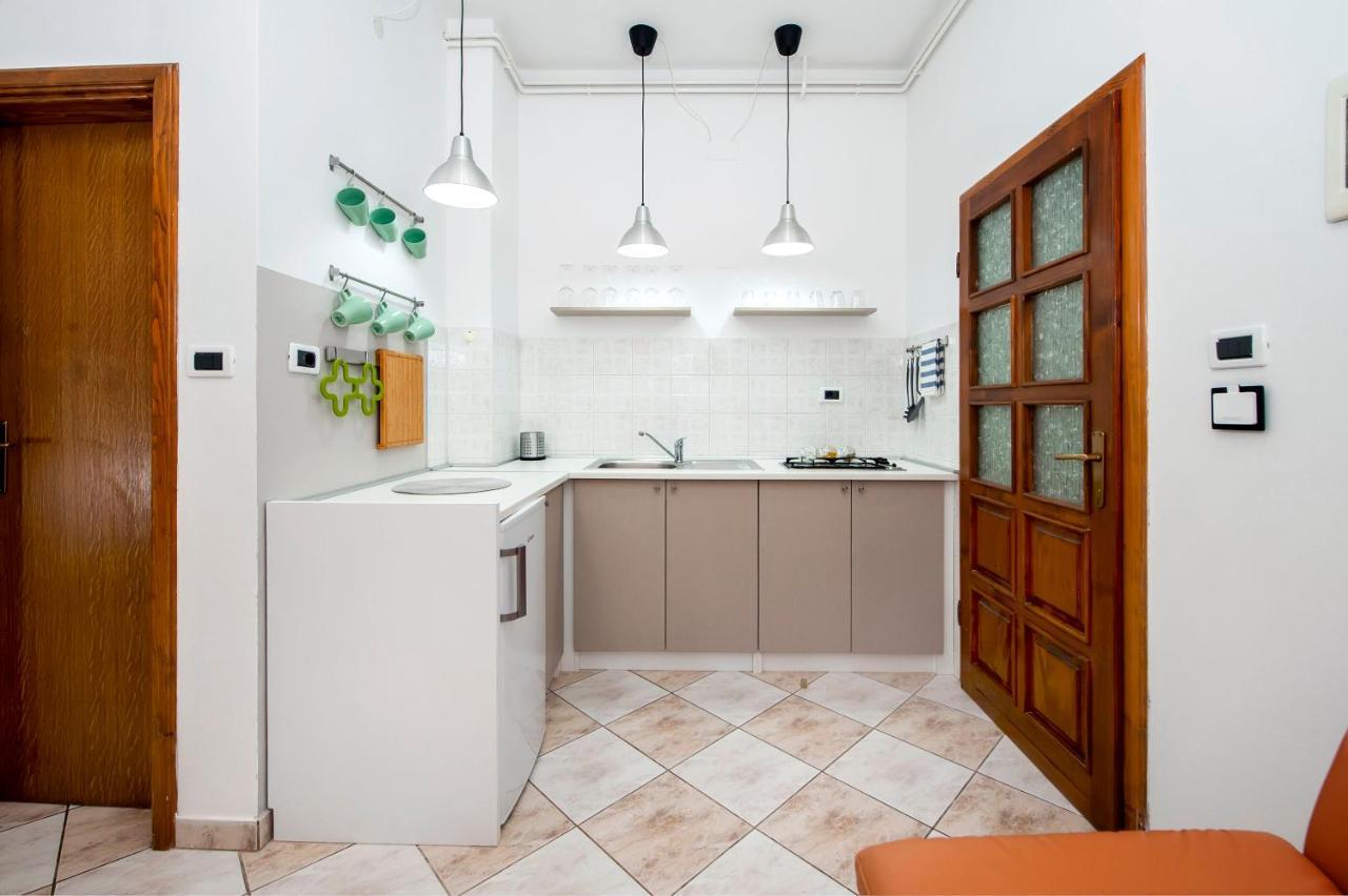 Apartments Milan โรวีน ภายนอก รูปภาพ