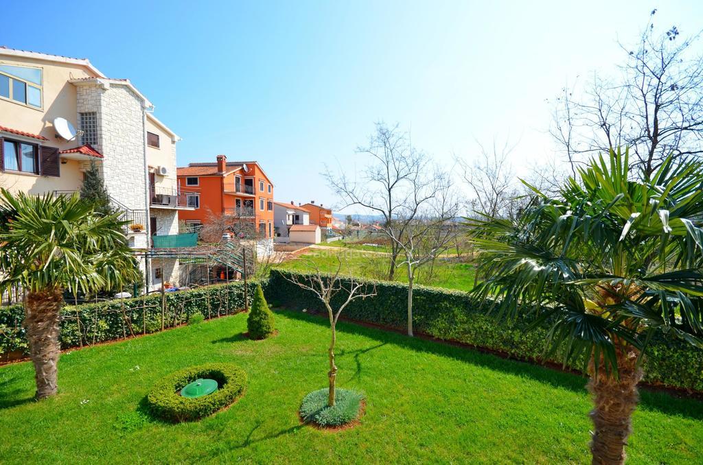 Apartments Milan โรวีน ภายนอก รูปภาพ