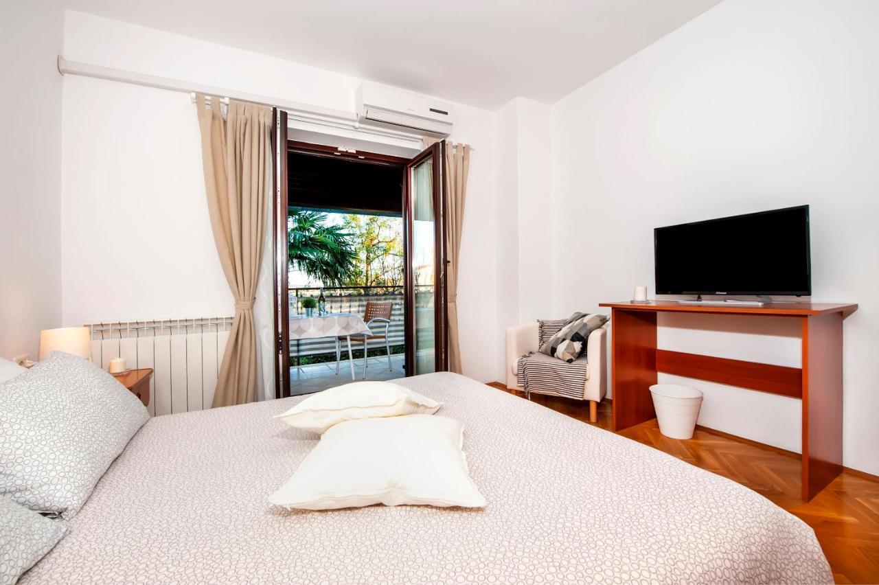 Apartments Milan โรวีน ภายนอก รูปภาพ