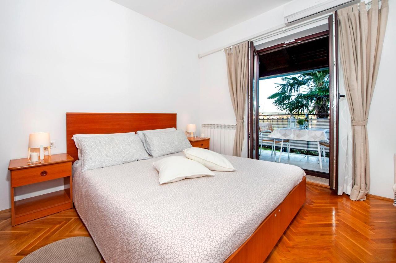 Apartments Milan โรวีน ภายนอก รูปภาพ