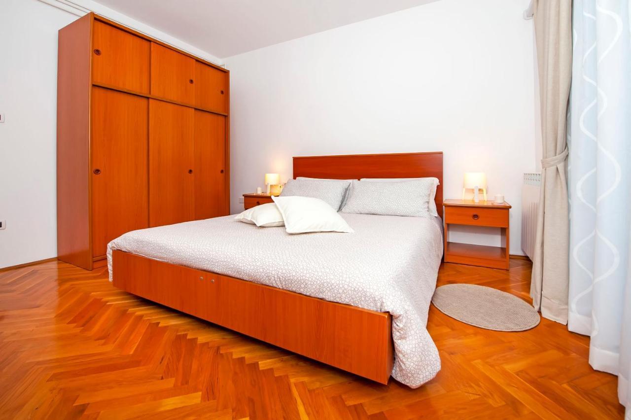 Apartments Milan โรวีน ภายนอก รูปภาพ