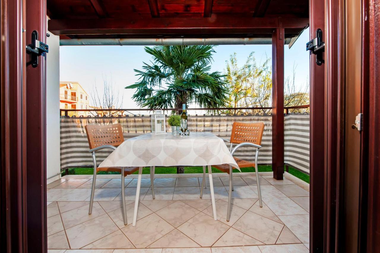 Apartments Milan โรวีน ภายนอก รูปภาพ