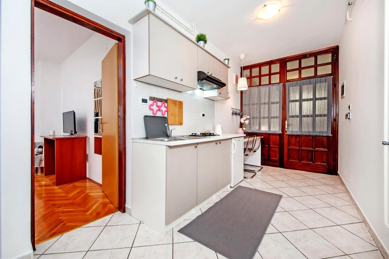 Apartments Milan โรวีน ภายนอก รูปภาพ